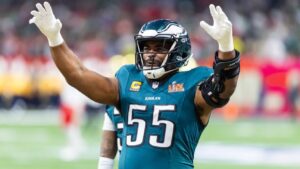 Graham Ends Retirement, Agrees to Rejoin Eagles